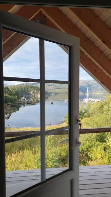 Hus Ved Sjoen 4 Soverom 10 Gjester Holiday home Salsbruket